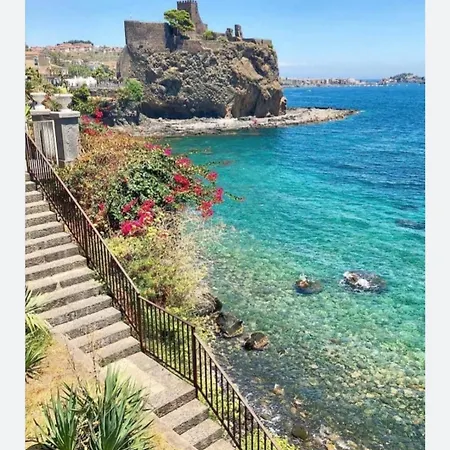 Belvedere Faraglioni Aci Castello